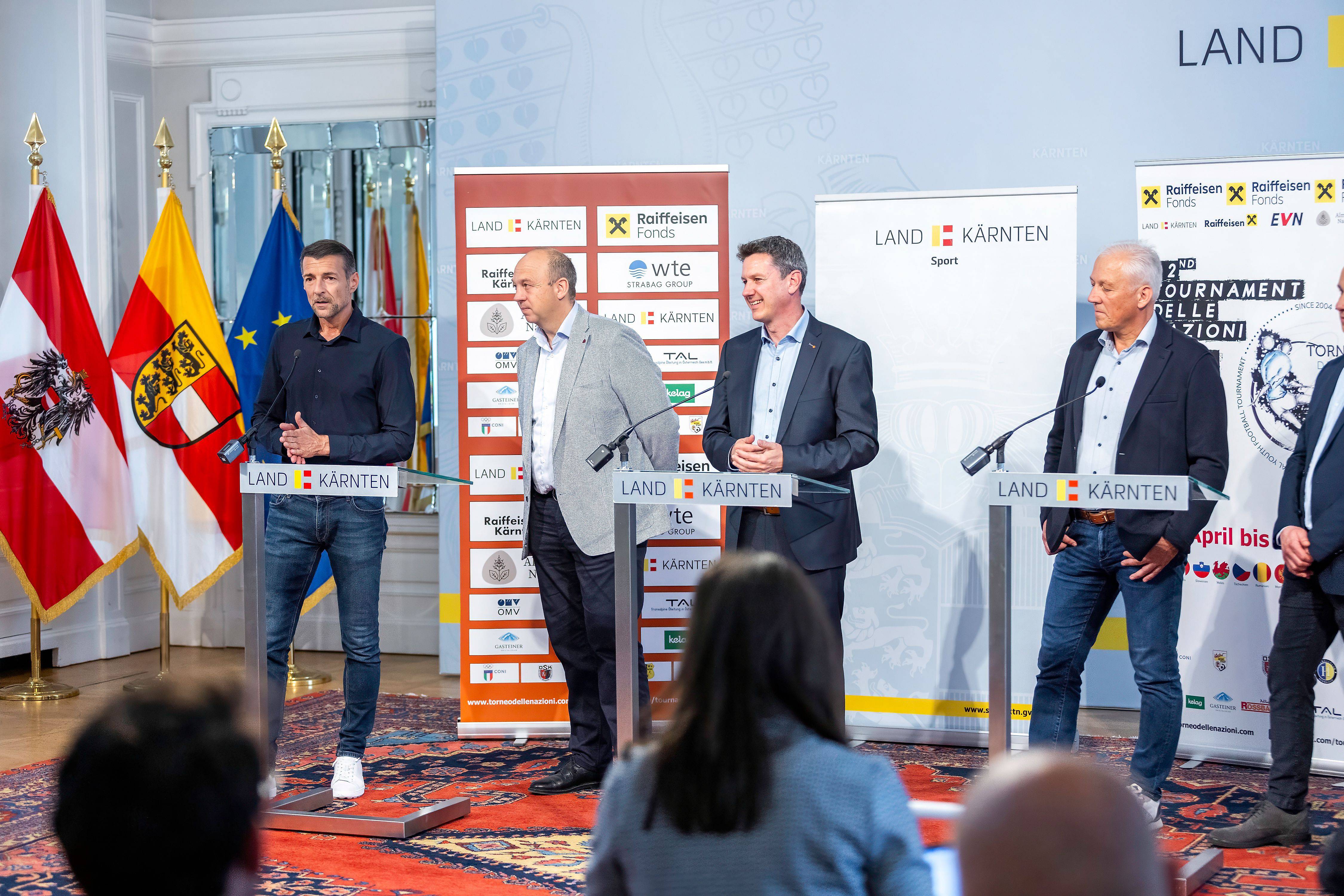 Pressekonferenz 22. Internationales Fußballturnier der Nationen für U-15 Nationalmannschaften mit Dipl.-Päd. Franz Ponwieser (Trainer U15-Team Österreich), Martin Mutz, LH Daniel Fellner und Walter Hartlieb (Organistator)